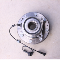 NEW GENUINE GM 2011-2019 Chevrolet Silverado 2500 3500 Front Wheel Hub & Bearing 84459703