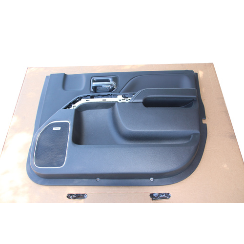 NEW GM 84674552 RHS Front Door Trim Panel 2014-2019 Chevrolet Silverado 1500 2500 3500